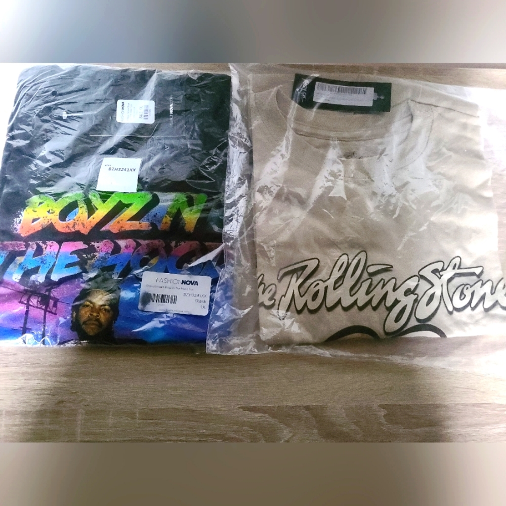 (4) SZ 1X GRAPHIC TEES & (1) SZ XL GRAPHIC TEE